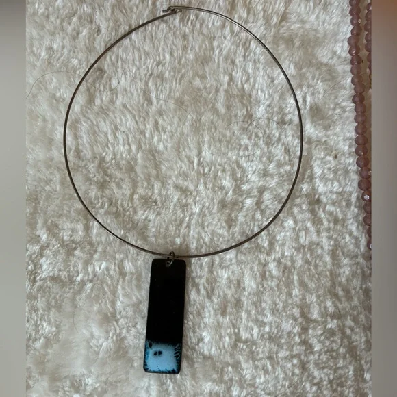 Five necklaces - Picture 3 of 7